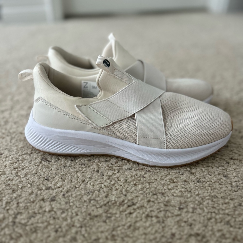 Z by Zella White Drift Slip-On Sneakers with Elastic Strap